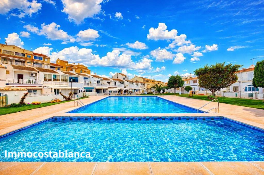 Apartment in Torrevieja, 67 m², 250,000 €, photo 1, listing 56242016