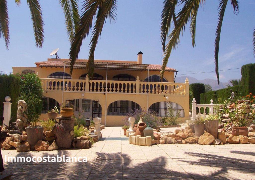 Villa in La Nucia, 690,000 €, photo 1, listing 13375456