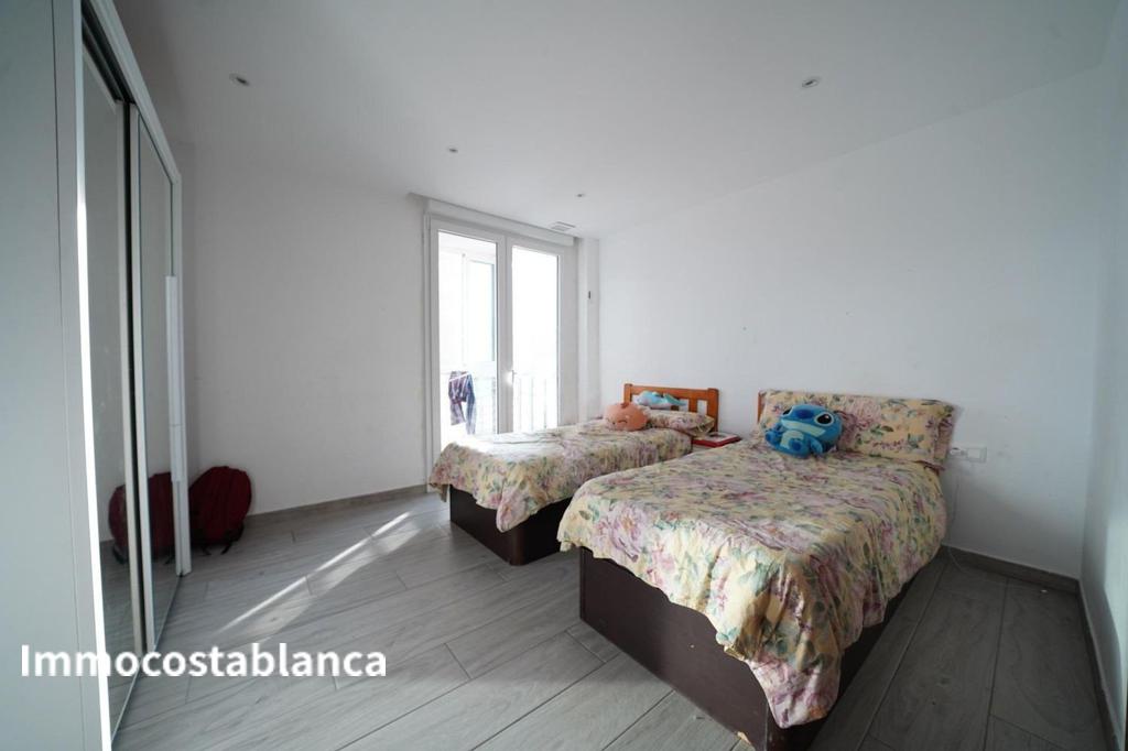 Apartment in Alicante, 130 m², 300,000 €, photo 3, listing 33610016
