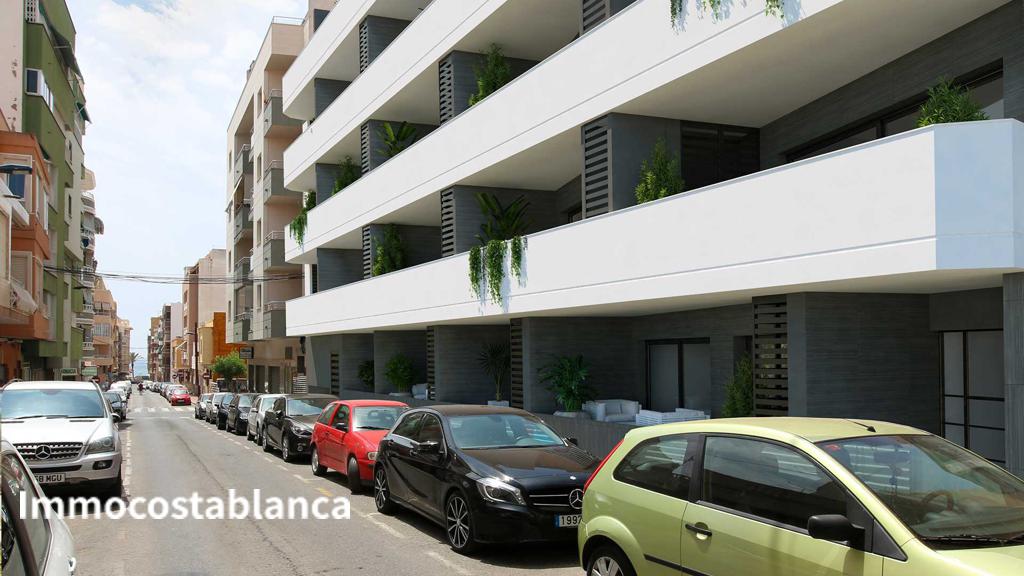 Apartment in Torrevieja, 184,000 €, photo 2, listing 18458248