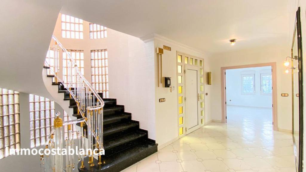 Villa in Torrevieja, 657 m², 690,000 €, photo 1, listing 3178576