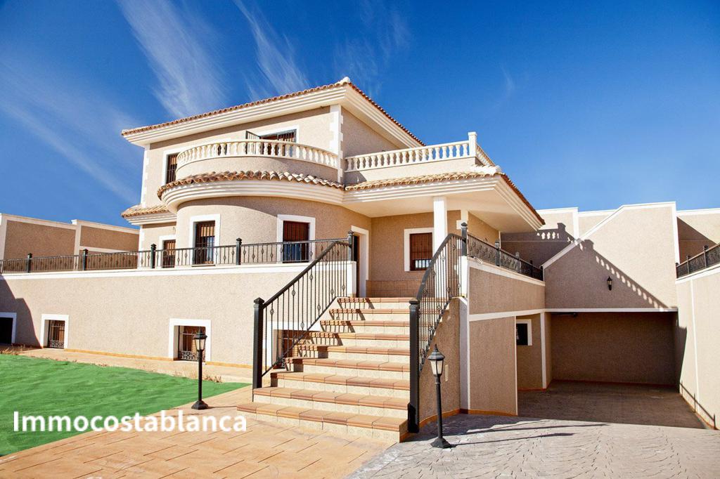 4 room villa in Torrevieja, 335 m², 500,000 €, photo 1, listing 45480816