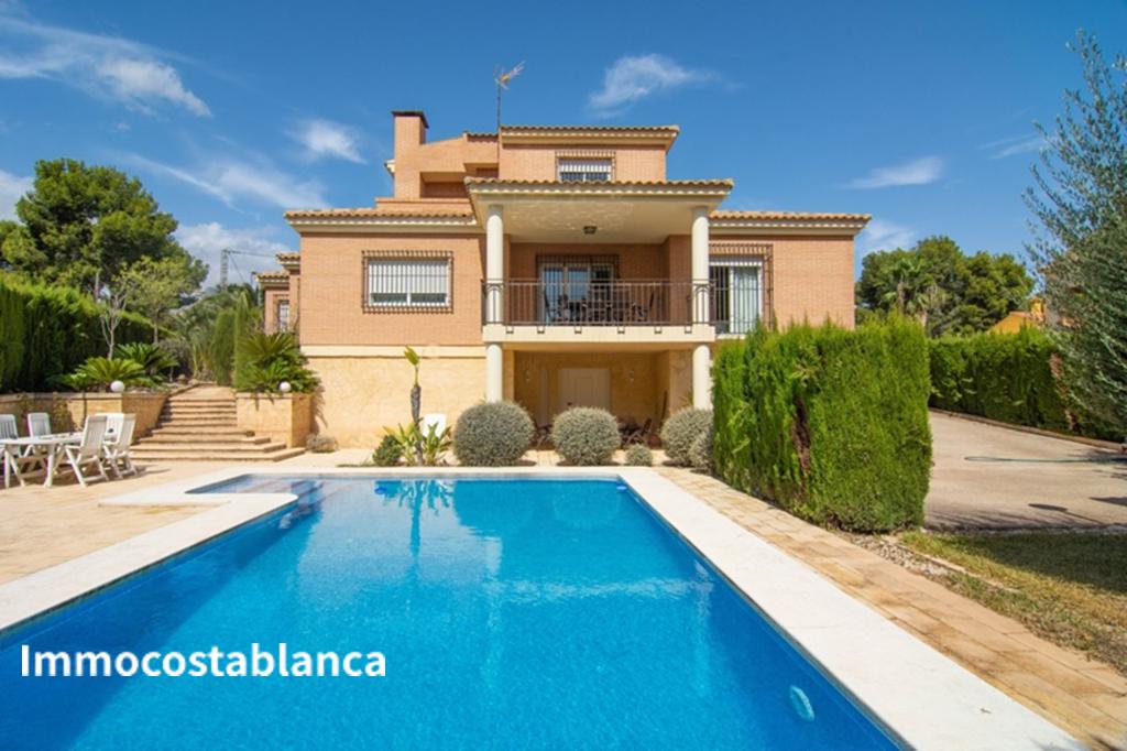 Villa in La Nucia, 290 m², 578,000 €, photo 1, listing 33736816