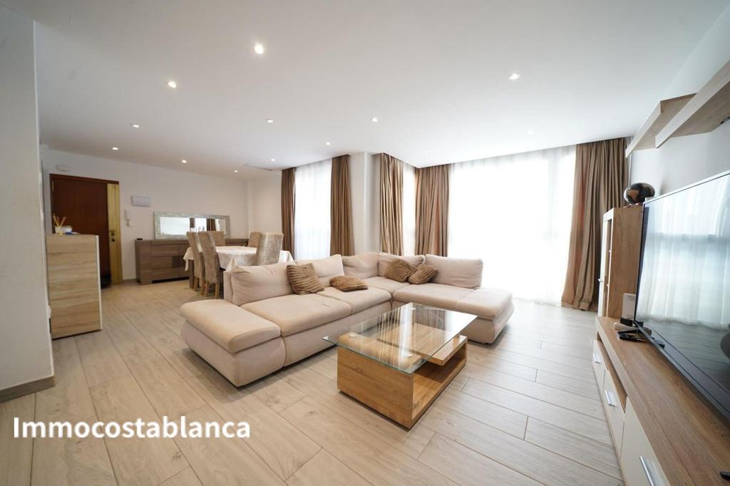 Apartment in Alicante, 130 m², 300,000 €, photo 1, listing 33610016