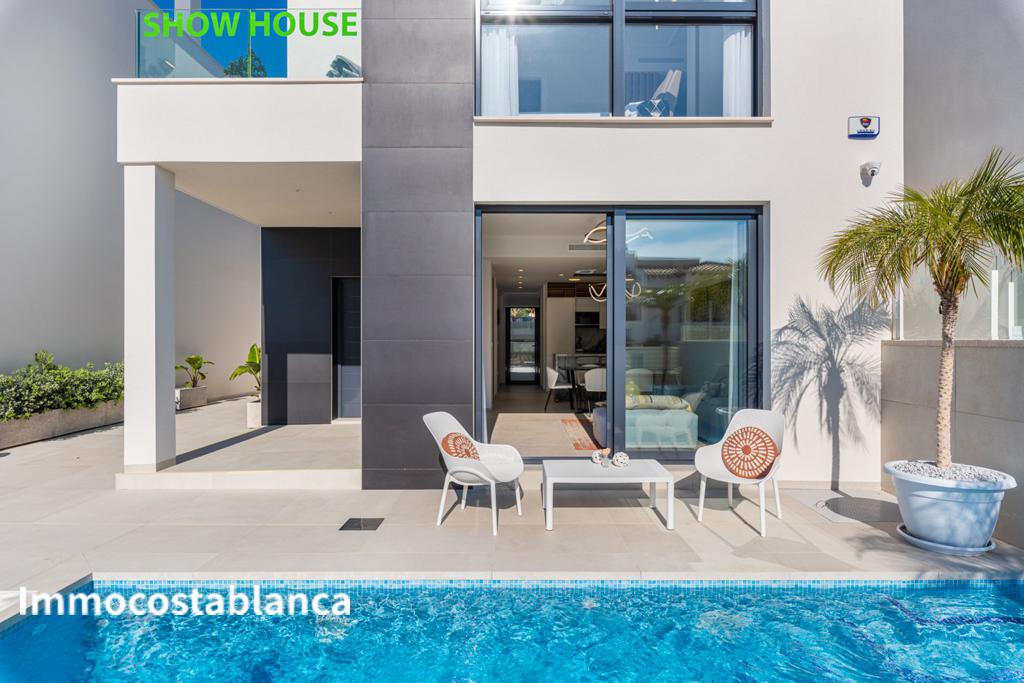 Villa in Dehesa de Campoamor, 150 m², 575,000 €, photo 1, listing 48146416