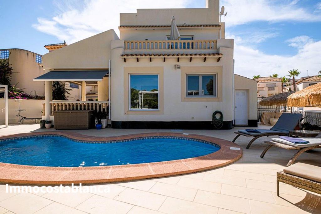 Villa in Dehesa de Campoamor, 130 m², 527,000 €, photo 1, listing 53678576
