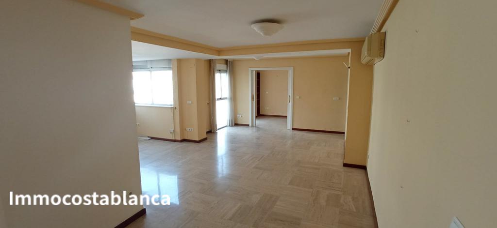 4 room apartment in Alicante, 130 m², 270,000 €, photo 2, listing 20424816