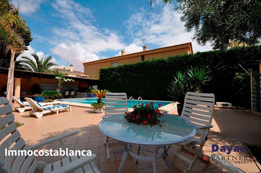 Villa in Torrevieja, 408 m², 740,000 €, photo 10, listing 4893616