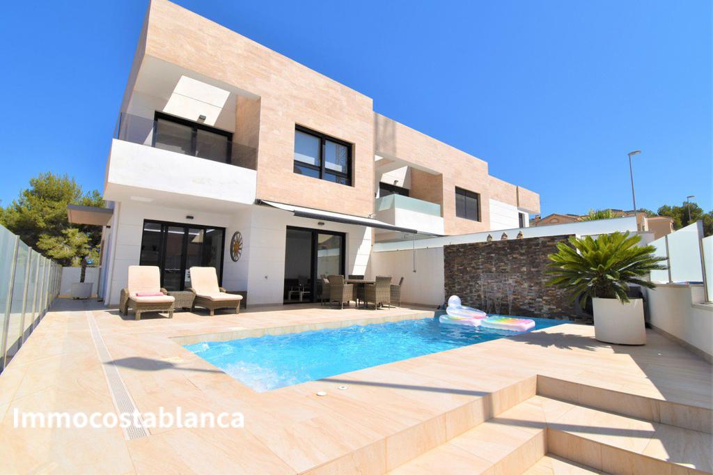 Villa in Orihuela Costa, 193 m², 475,000 €, photo 1, listing 45450016