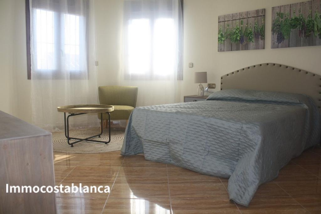 Villa in Torrevieja, 154 m², 550,000 €, photo 8, listing 11567536