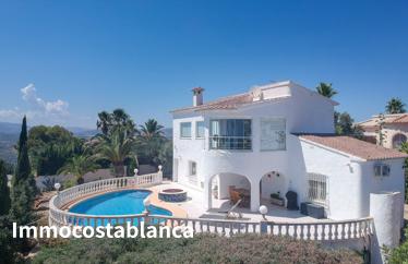 Detached house in Alicante, 229 m²