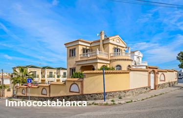 Villa in Orihuela Costa, 130 m²