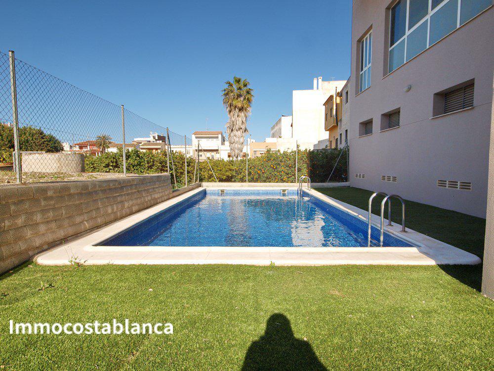 Apartment in Alicante, 135,000 €, photo 1, listing 10479848