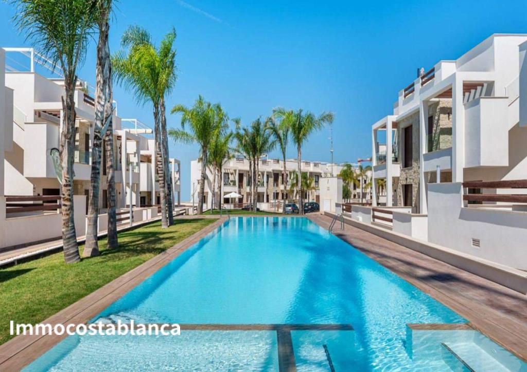 Apartment in Torrevieja, 67 m², 285,000 €, photo 1, listing 75777216