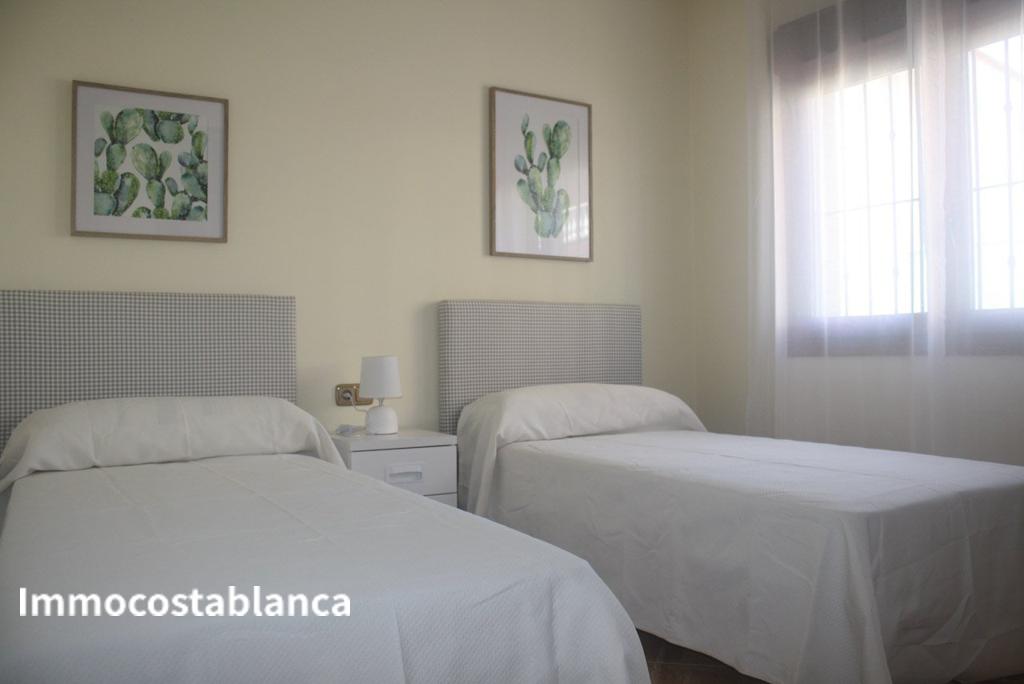 4 room villa in Alicante, 319 m², 450,000 €, photo 8, listing 13480816