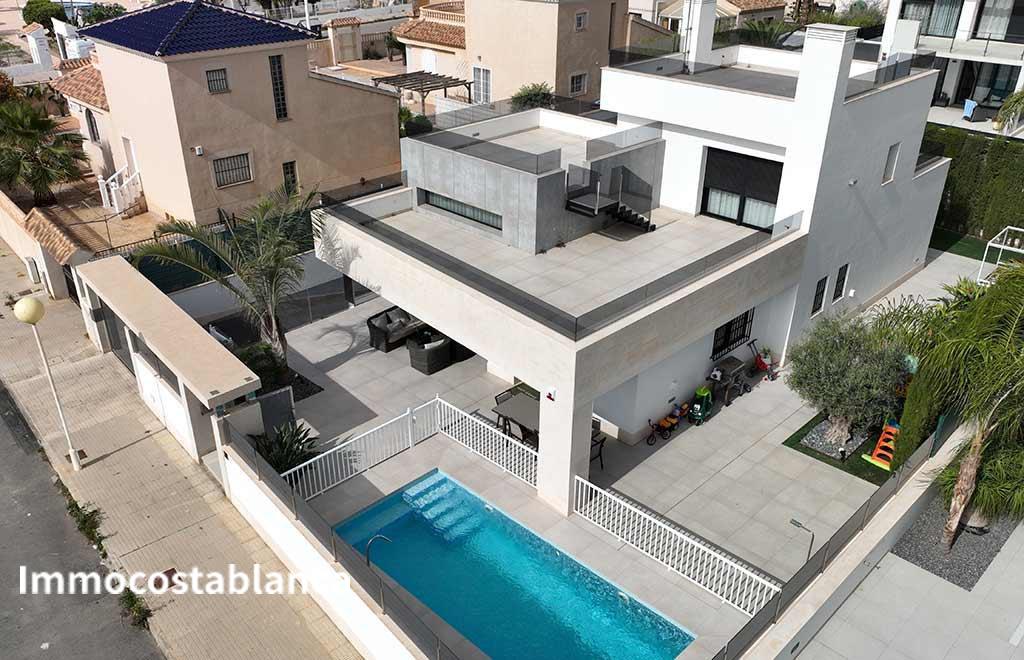 Villa in La Zenia, 313 m², 985,000 €, photo 1, listing 15549856