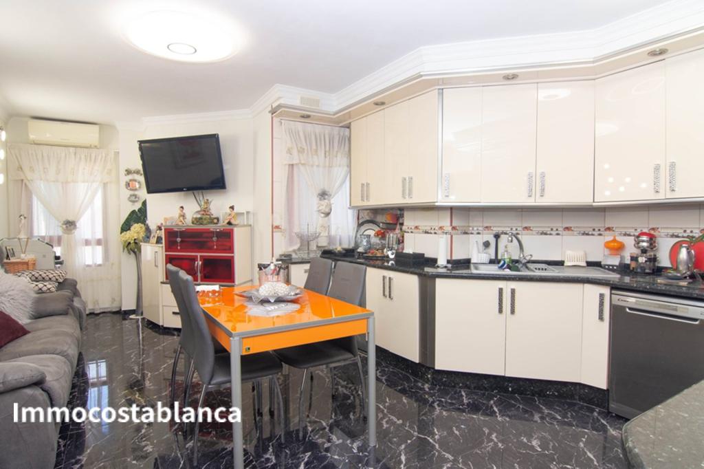 Apartment in Villajoyosa, 132 m², 340,000 €, photo 1, listing 33573056