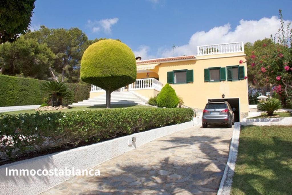 5 room villa in Torrevieja, 384,000 €, photo 1, listing 28626168