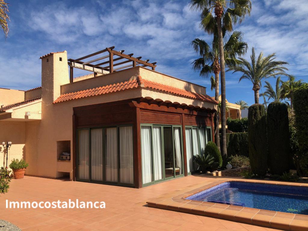 Villa in La Nucia, 345 m², 625,000 €, photo 1, listing 77891128