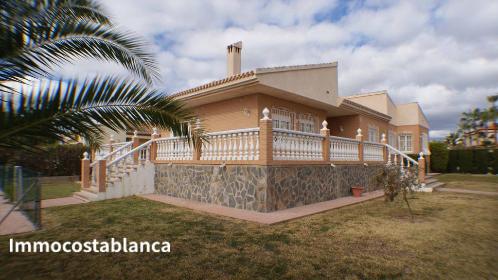 7 room villa in Dehesa de Campoamor, 185 m², 570,000 €, photo 2, listing 34919688