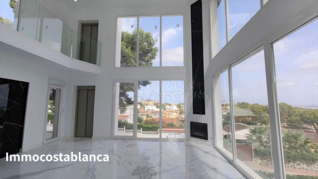 Villa in Torrevieja, 286 m², 980,000 €, photo 2, listing 44608256