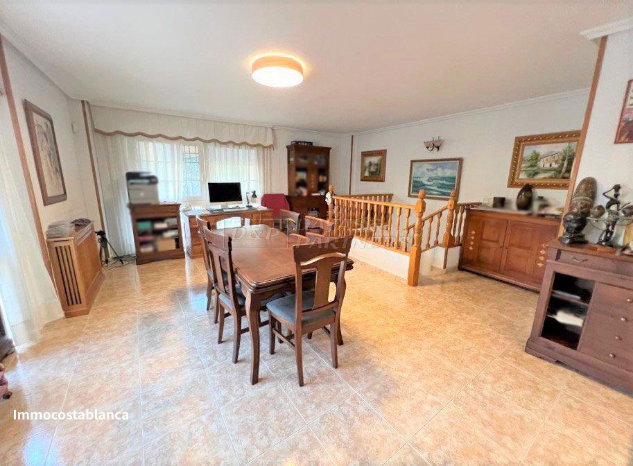 Villa in Torrevieja, 260 m², 344,000 €, photo 2, listing 43637056