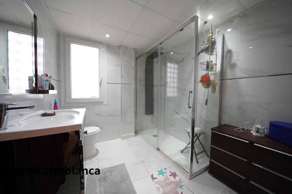 Apartment in Alicante, 130 m², 300,000 €, photo 4, listing 33610016