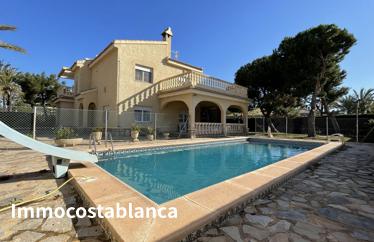 Villa in Cabo Roig, 245 m²