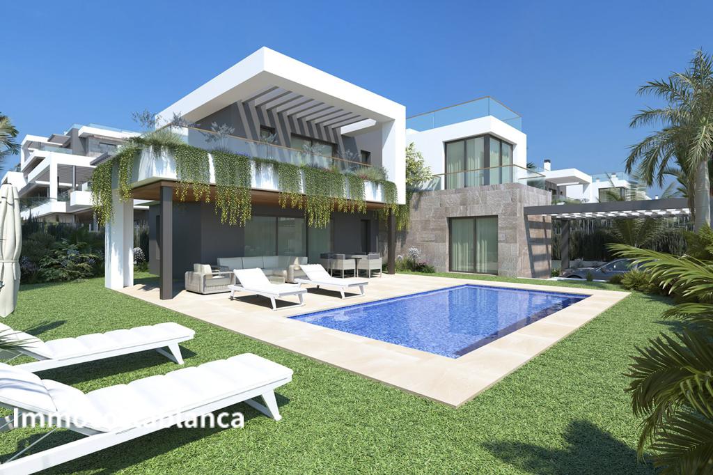 Terraced house in Torrevieja, 261 m², 620,000 €, photo 1, listing 50209216