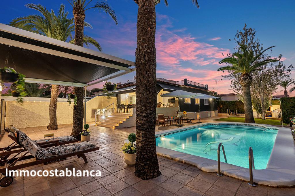 Villa in Torrevieja, 141 m², 656,000 €, photo 2, listing 59159536