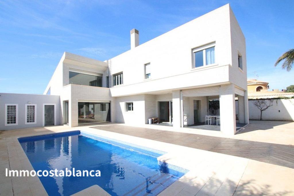 Villa in Torrevieja, 299 m², 598,000 €, photo 3, listing 3214496