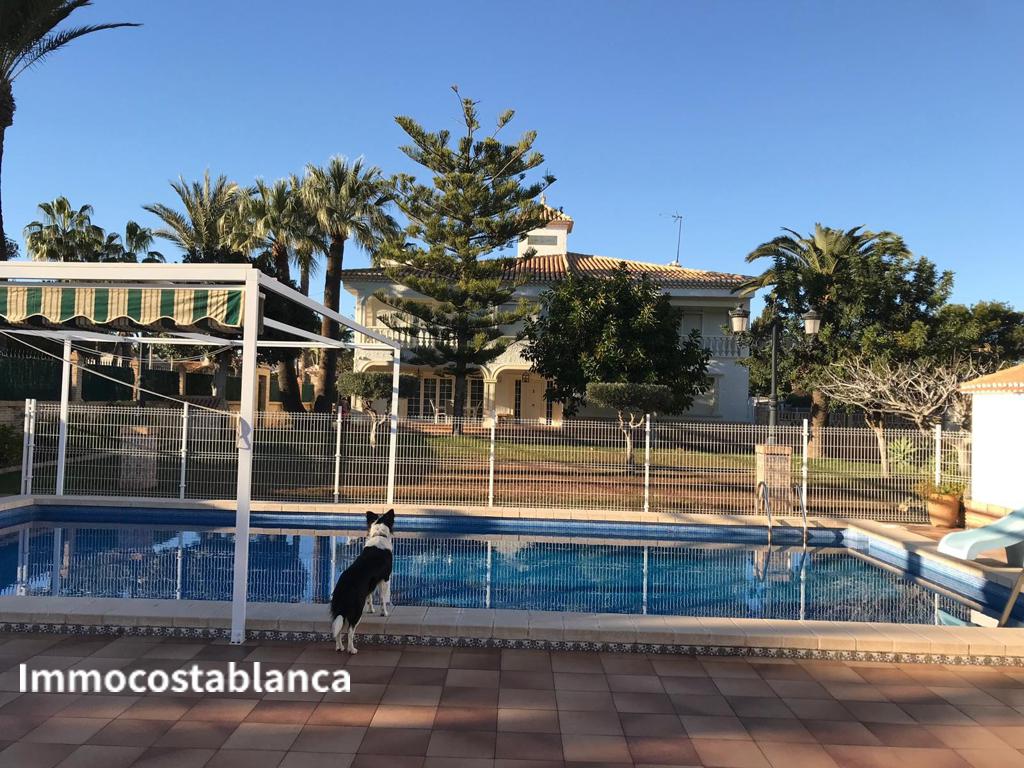 Villa in Cabo Roig, 545 m², 1,900,000 €, photo 1, listing 25693528