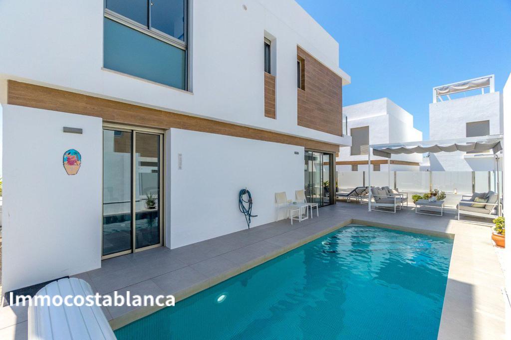 Villa in Orihuela Costa, 199 m², 429,000 €, photo 1, listing 37450016