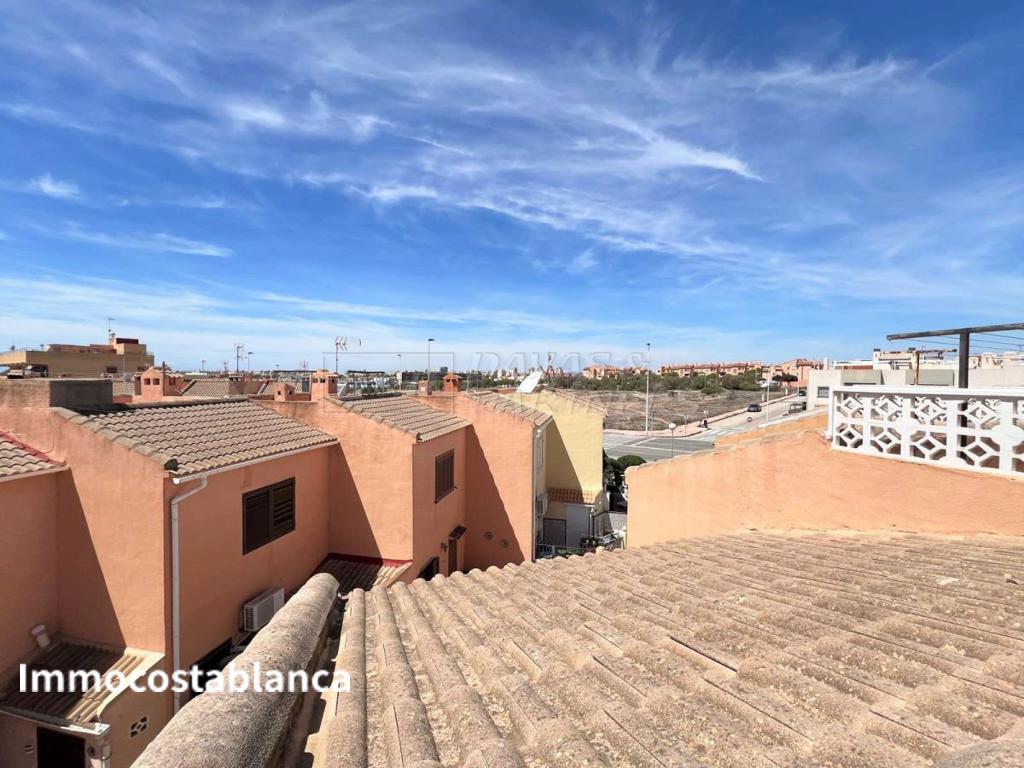 Townhome in Torrevieja, 70 m², 140,000 €, photo 2, listing 57055456