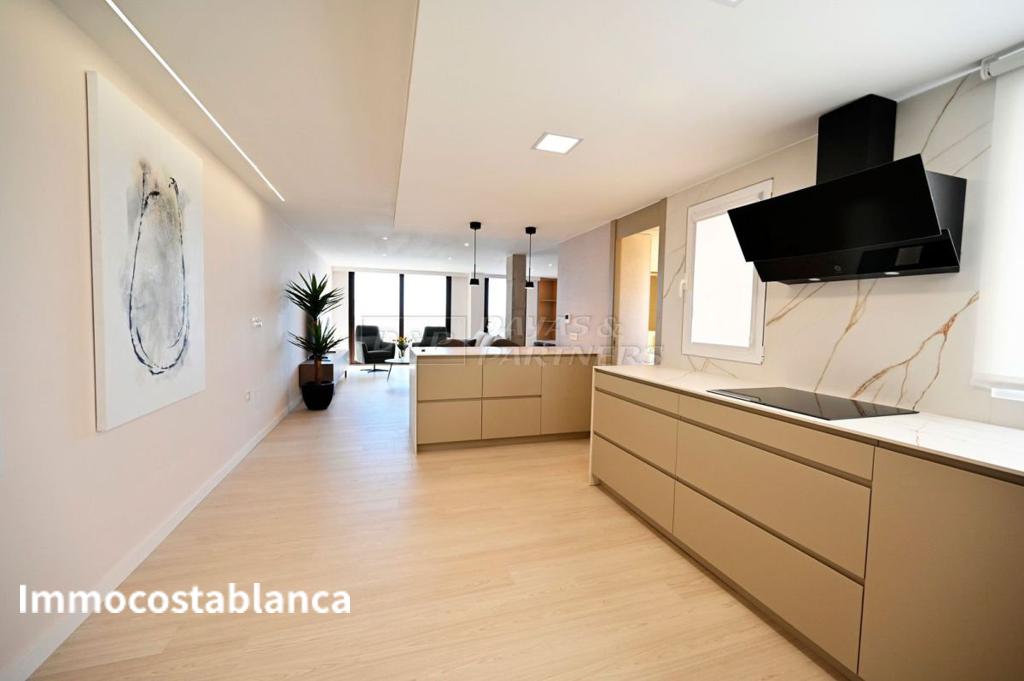 Apartment in Torrevieja, 130 m², 520,000 €, photo 2, listing 31405056