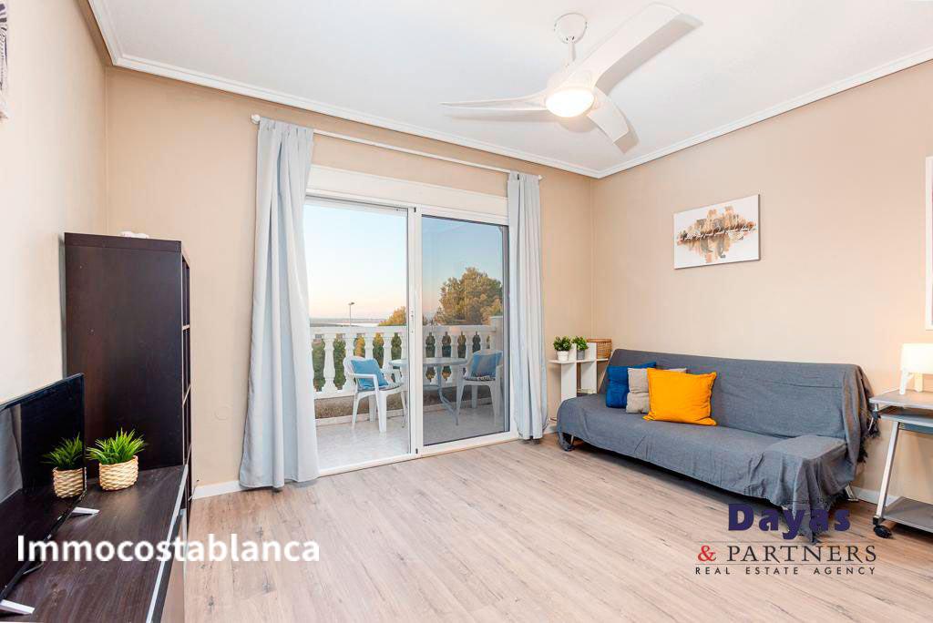 Apartment in Torrevieja, 68 m², 100,000 €, photo 1, listing 21511216
