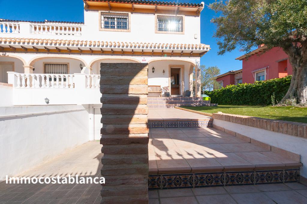 Villa in Torrevieja, 205 m², 395,000 €, photo 2, listing 12441448