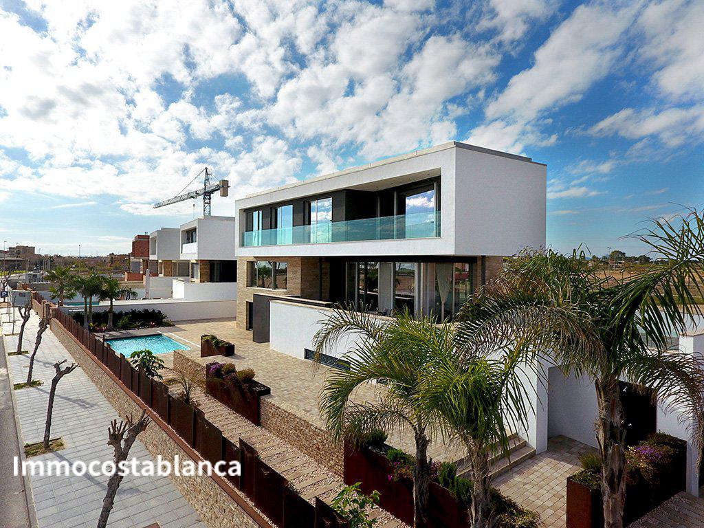 8 room villa in Pilar de la Horadada, 540 m², 3,450,000 €, photo 1, listing 31607216