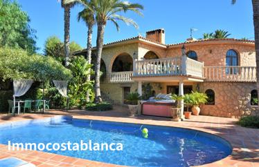 9 room villa in La Nucia, 450 m²