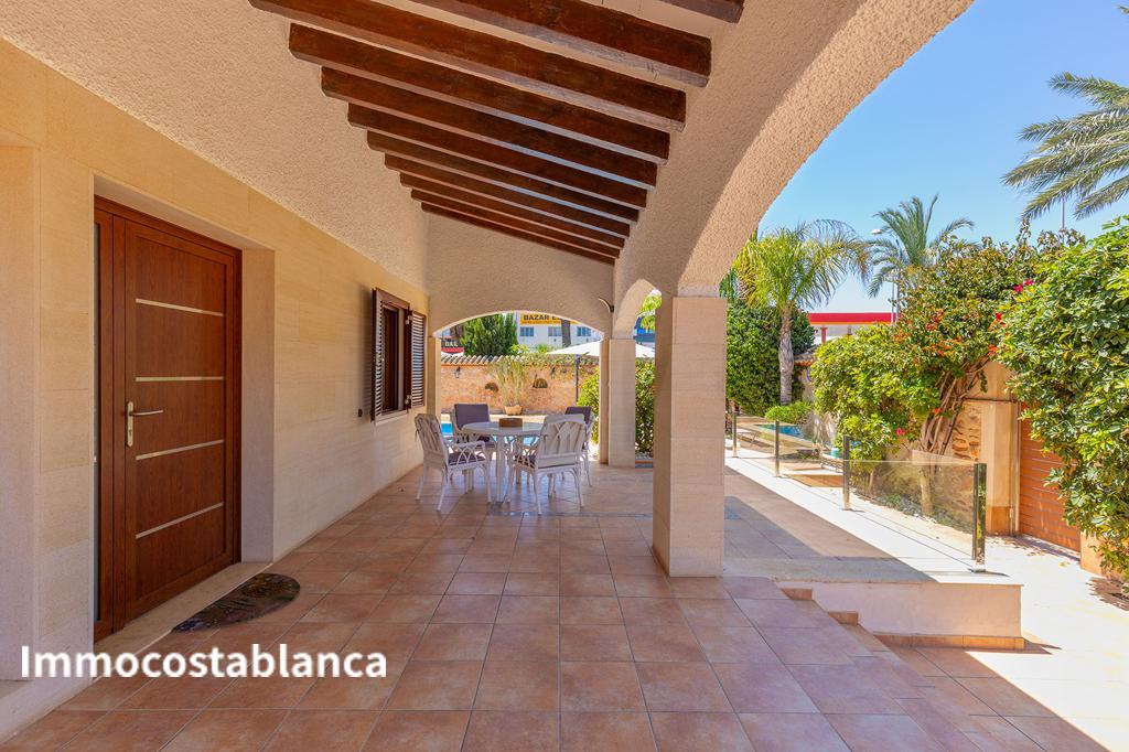 Villa in Orihuela Costa, 168 m², 750,000 €, photo 1, listing 22215536