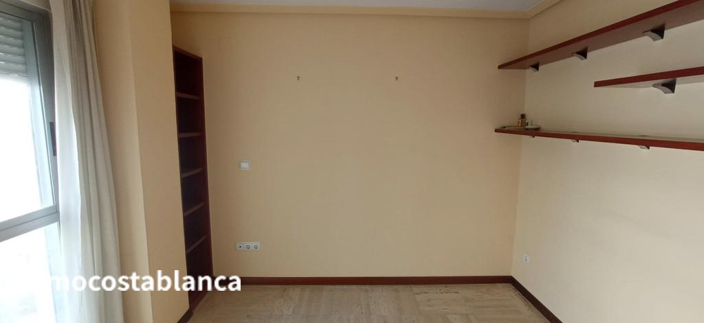 4 room apartment in Alicante, 130 m², 270,000 €, photo 3, listing 20424816