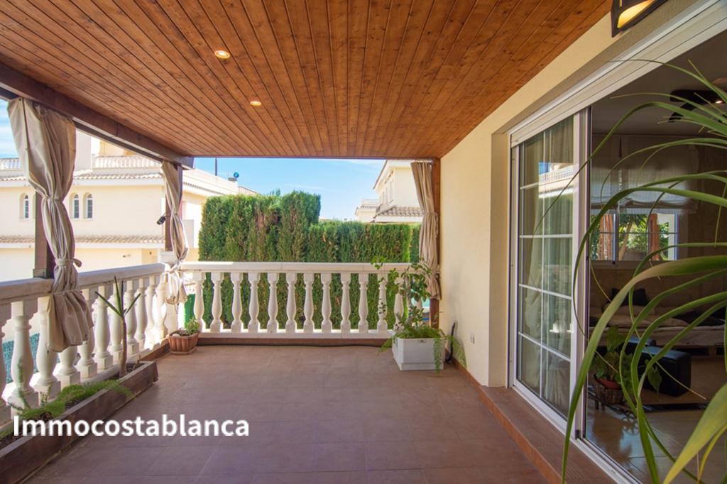 Villa in La Nucia, 250 m², 349,000 €, photo 1, listing 74891456