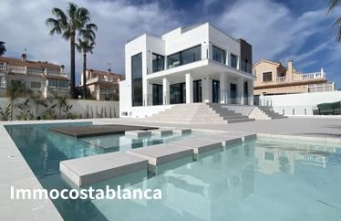 5 room villa in Torrevieja, 572 m²