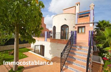7 room villa in San Miguel de Salinas, 208 m²