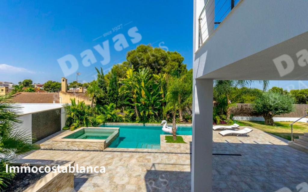 Villa in Torrevieja, 300 m², 649,000 €, photo 2, listing 12324096