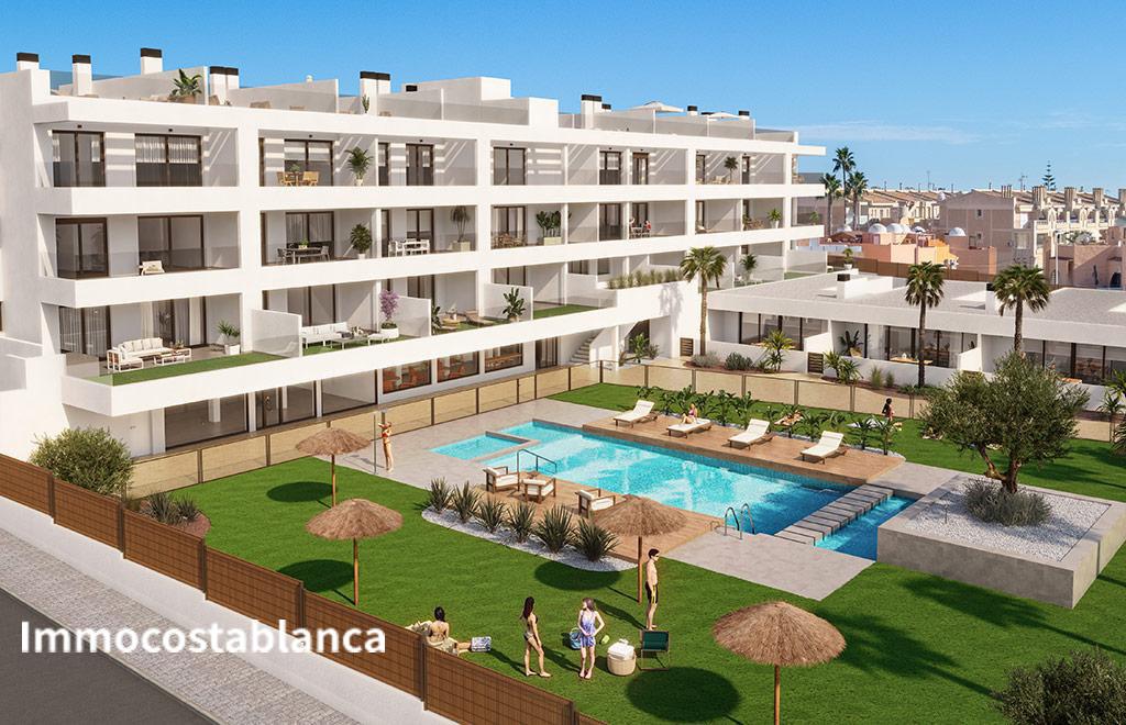 Apartment in Torrevieja, 46 m², 240,000 €, photo 1, listing 63324416