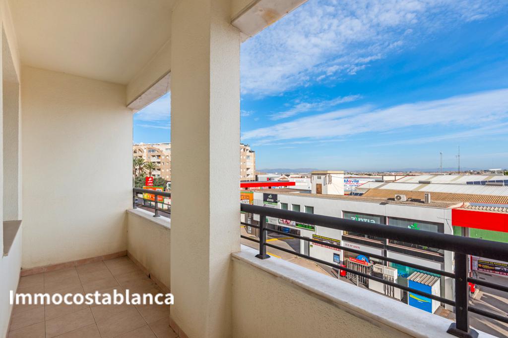 Apartment in Torrevieja, 213 m², 275,000 €, photo 2, listing 5405056