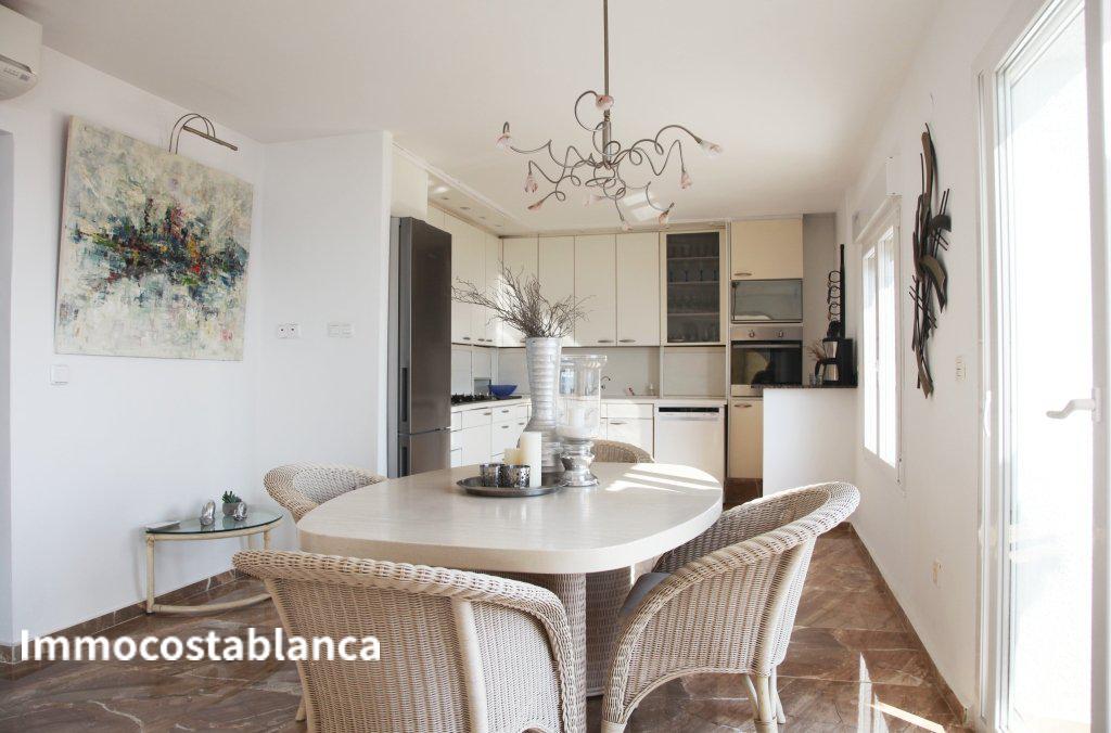Detached house in Calpe, 311 m², 595,000 €, photo 8, listing 30946496