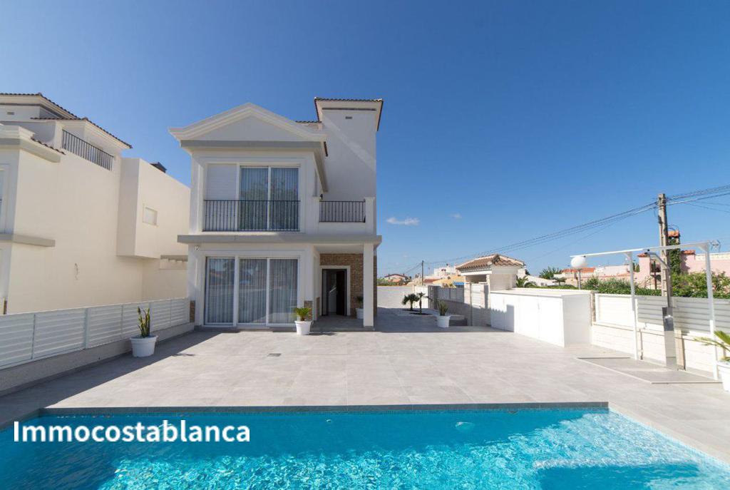 Villa in Torrevieja, 173 m², 599,000 €, photo 2, listing 74414496