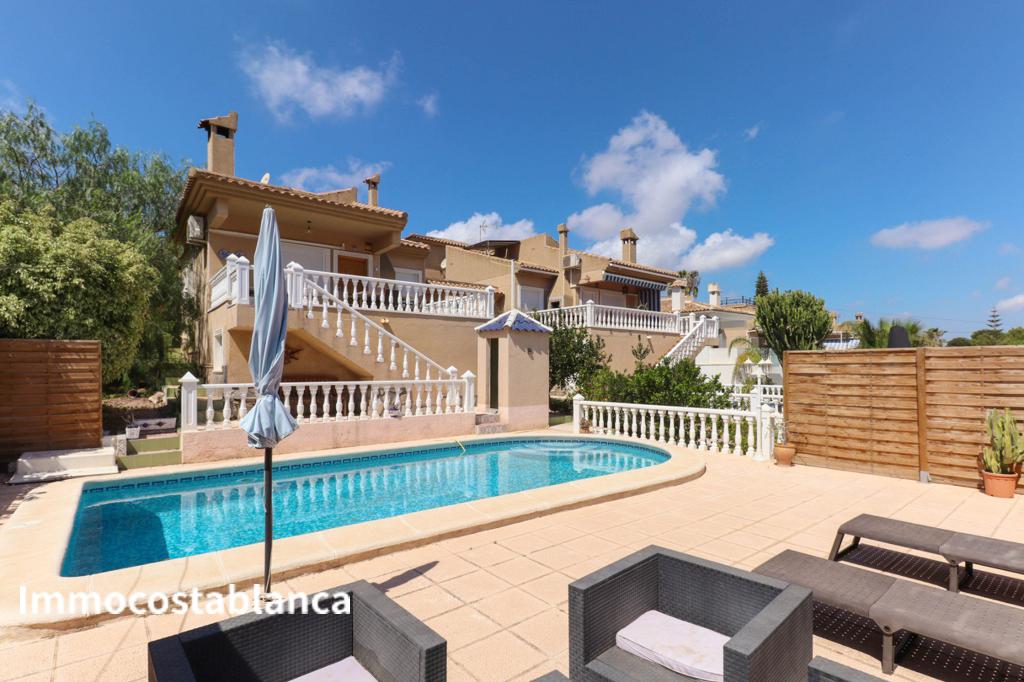 Villa in Torrevieja, 210 m², 394,000 €, photo 2, listing 70223456